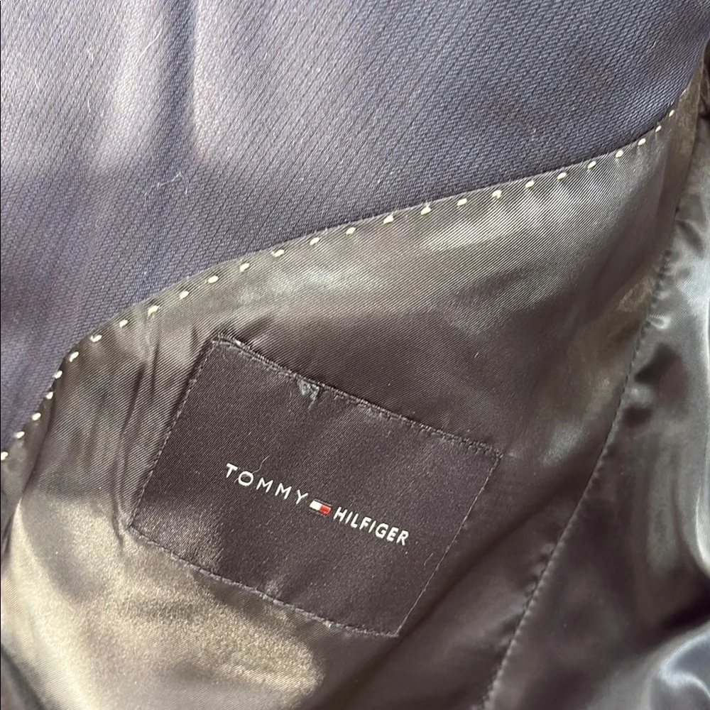 🏕️ Tommy Hilfiger navy wool Sport Coat with faint stripe